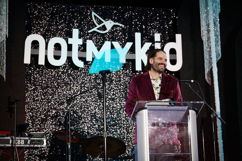 2025 Robert Speaking at notmykid gala
